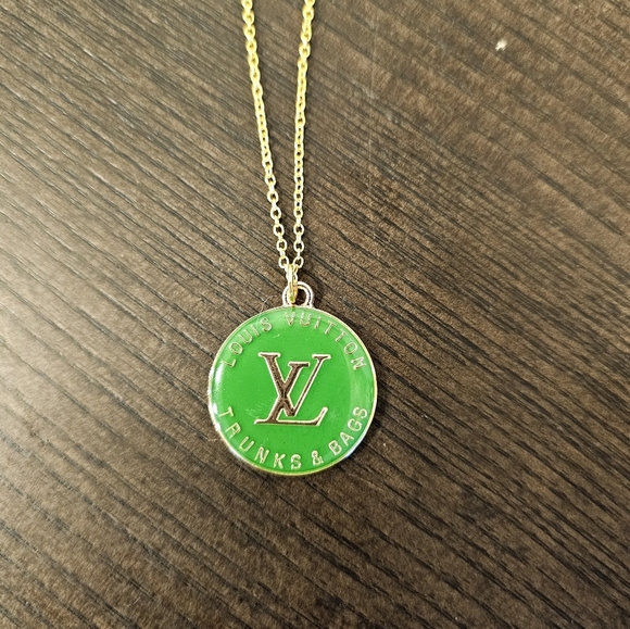 Louis Vuitton charm trunks and bags Green Pendant Necklace. - Picture 4 of 5